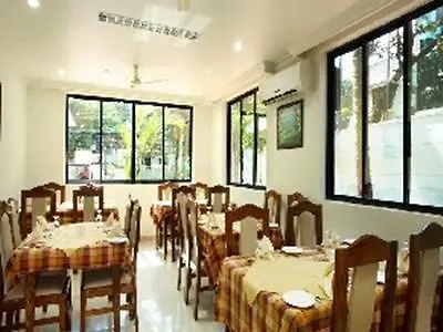 Hotel Treebo Trend Sabari Park Poojappura Thiruvananthapuram